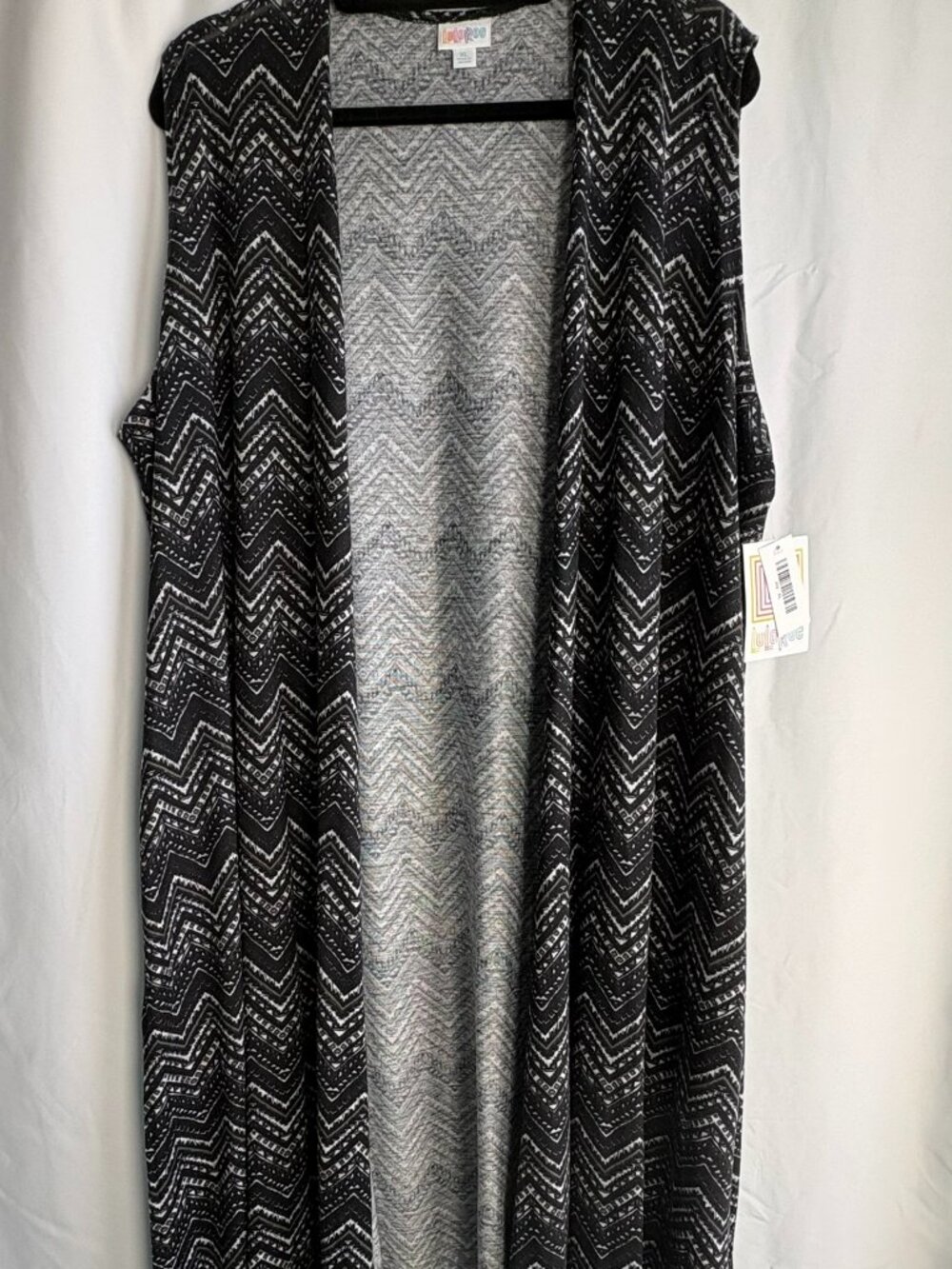 LuLaRoe Joy XL Black Grey White Zigzag Sweater Vest NWT